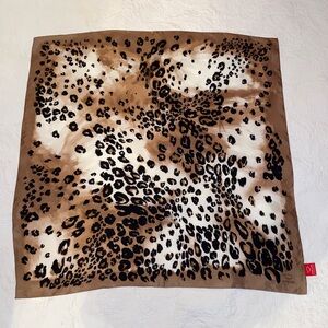 Oscar De La Renta Animal Print silk Scarf